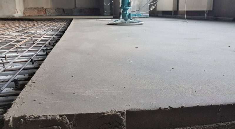 Чем укрепить стяжку пола в квартире