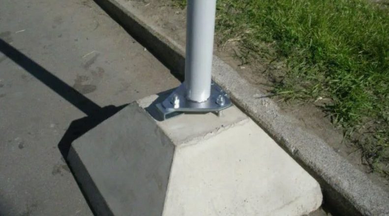 Сравнение типов железобетонных фундаментов для дорожных знаков по ГОСТ